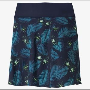 Puma golf skirt size Large; flattering thick waistband
